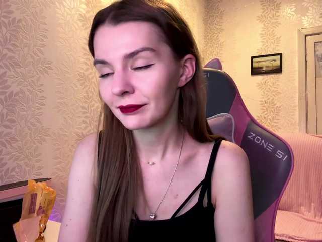 JoannGrater's BongaCams show and profile