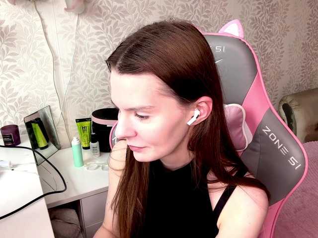 JoannGrater's BongaCams show and profile