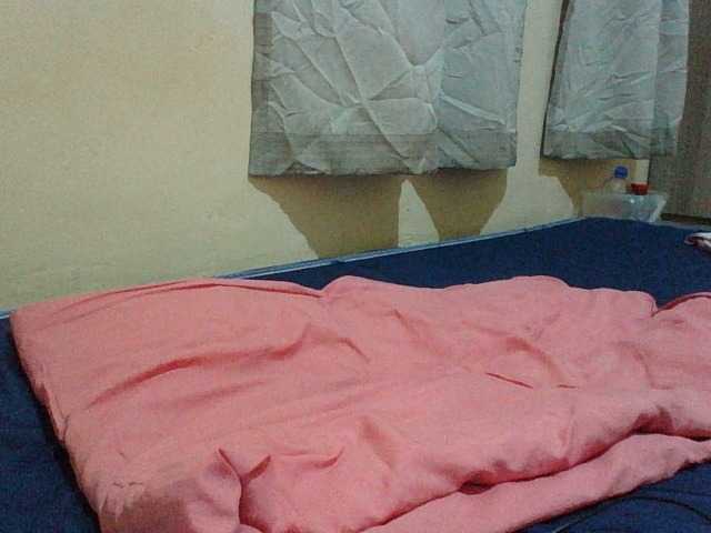 le modèle Hot-sissy est en webcam porno dans un show sur le site bongacams, il possède les tags suivants: Ebony,Brunette,Trimmed