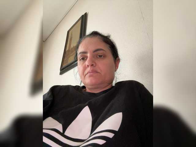 Cris810a Live Cam on BongaCams