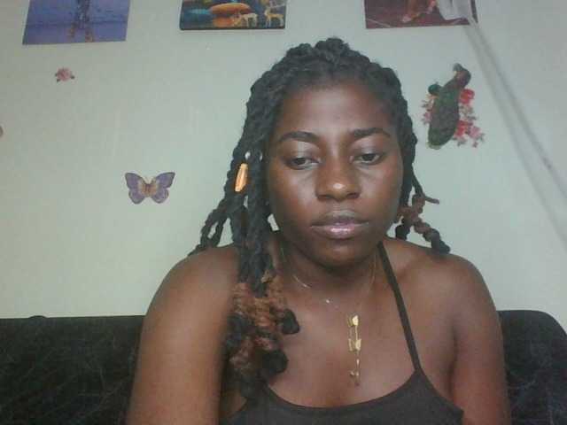 Slutybitch1 webcam bongacams model stream image