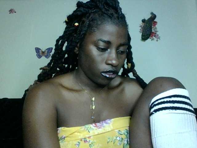 Slutybitch1 webcam bongacams model stream image