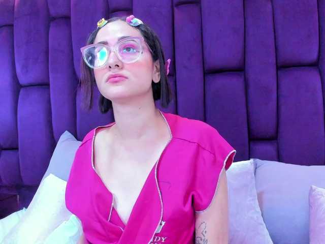 crystalstonee1's BongaCams show and profile