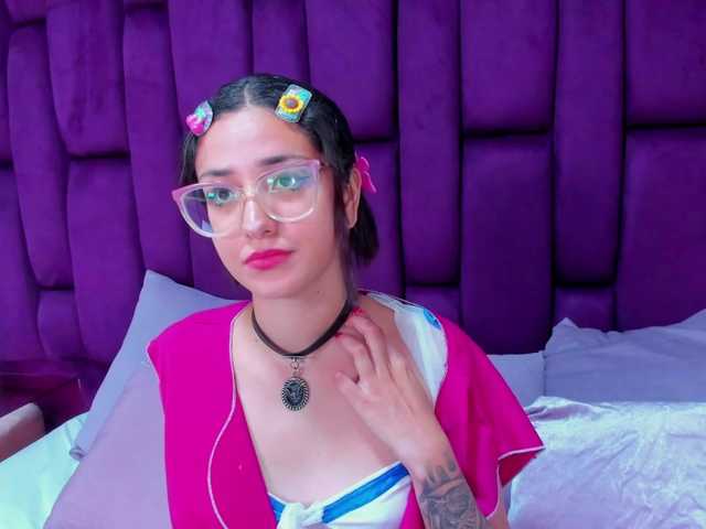 crystalstonee1's BongaCams show and profile
