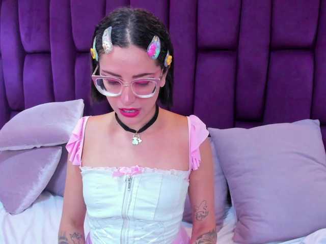 crystalstonee1's BongaCams show and profile