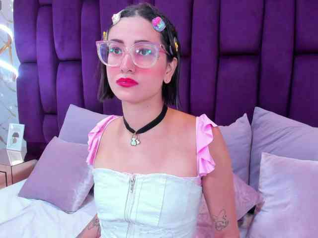 crystalstonee1 webcam