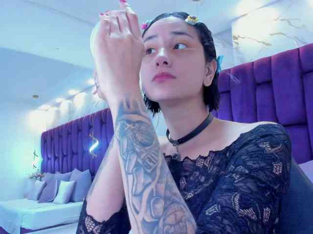 crystalstonee1 webcam