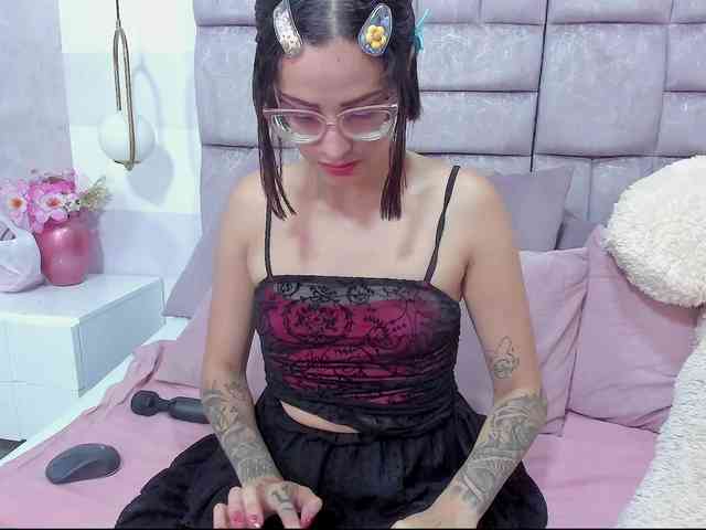 crystalstonee1 webcam