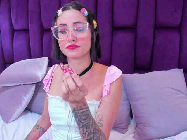 crystalstonee1 webcam