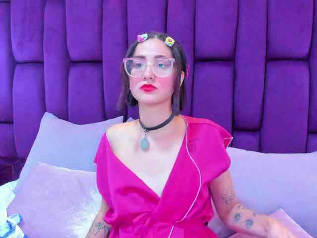 crystalstonee1 webcam