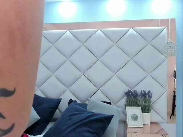 crystalstonee1 webcam