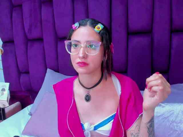 crystalstonee1 webcam