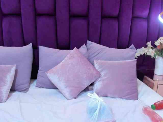 crystalstonee1 webcam