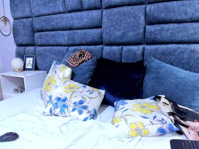 crystalstonee1 webcam