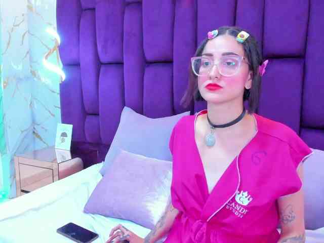 crystalstonee1 webcam