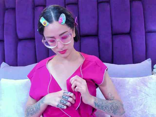 crystalstonee1 webcam