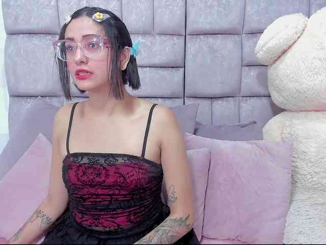 crystalstonee1 webcam