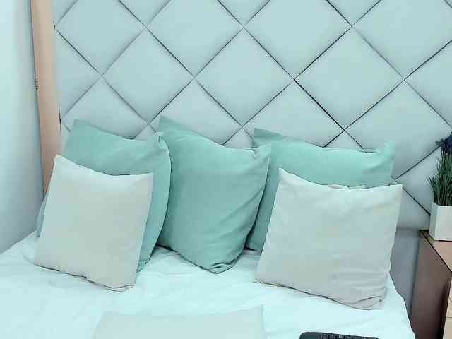 crystalstonee1 Live Webcam on BongaCams