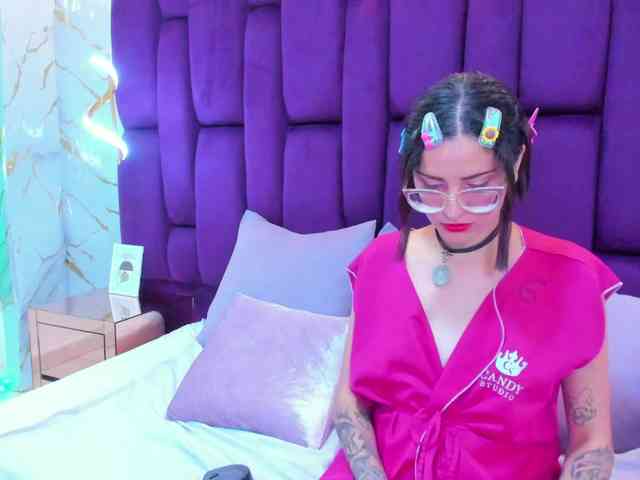 crystalstonee1 webcam