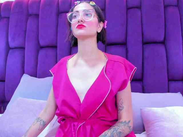 crystalstonee1 webcam