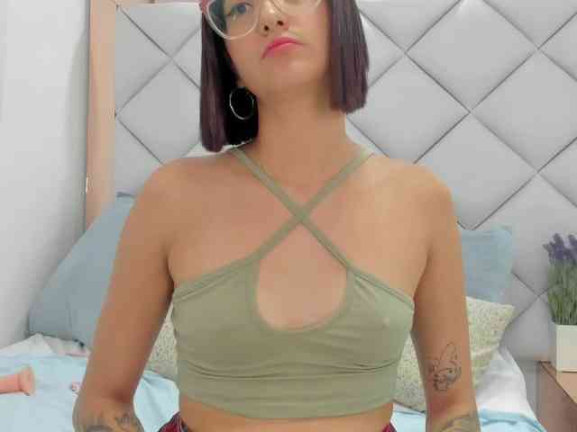 crystalstonee1 webcam