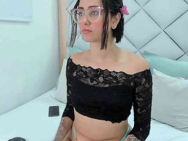 crystalstonee1 Live Webcam on BongaCams