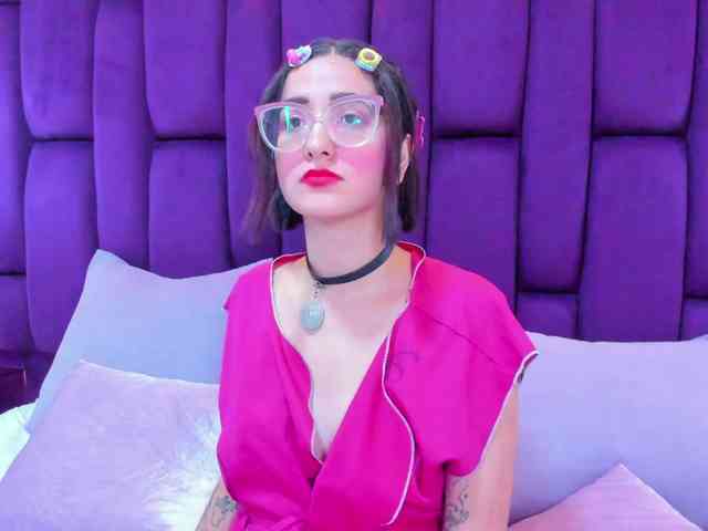 crystalstonee1 Live Webcam on BongaCams