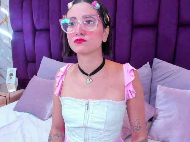 crystalstonee1 webcam