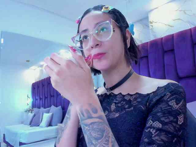 crystalstonee1 webcam