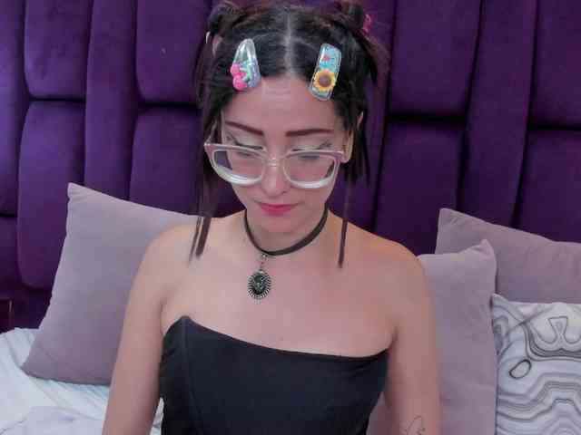 crystalstonee1 webcam