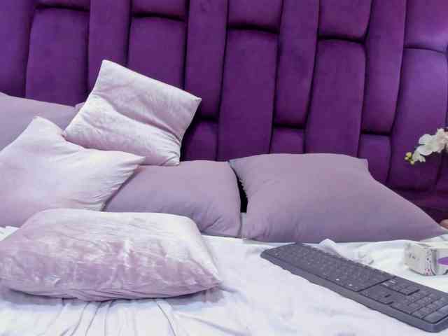 crystalstonee1 webcam