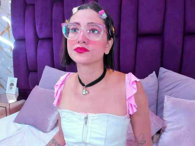 crystalstonee1 webcam