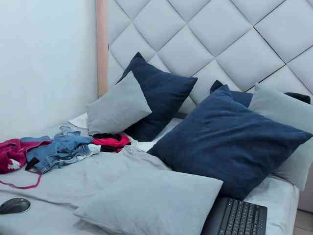 crystalstonee1 webcam