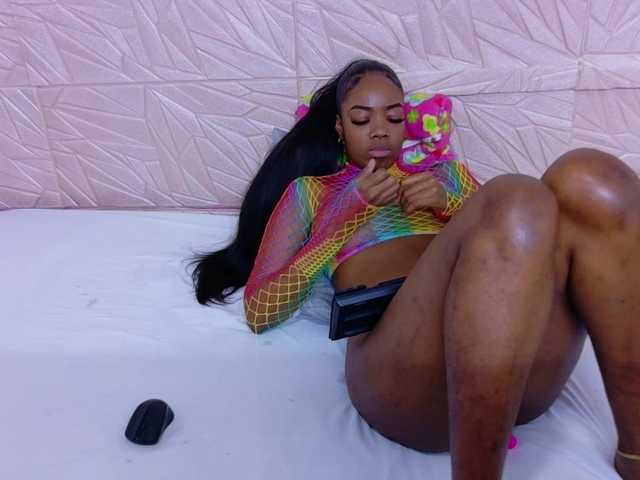 Nina-bae's BongaCams show and profile