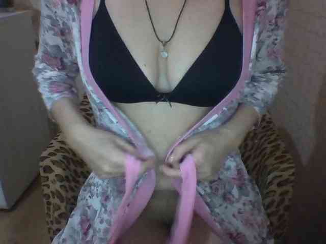 Dina7771 Live Webcam on BongaCams