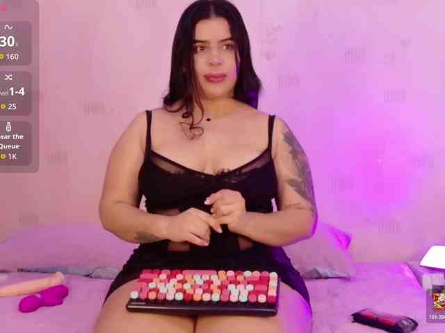 Curvyandthick webcam