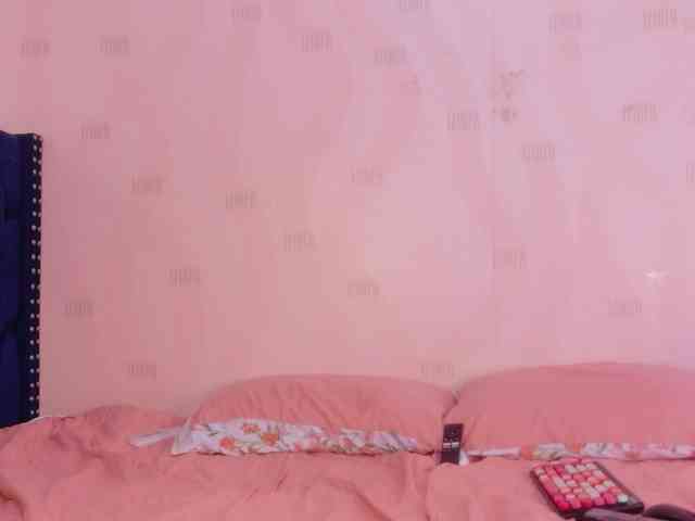 Curvyandthick webcam