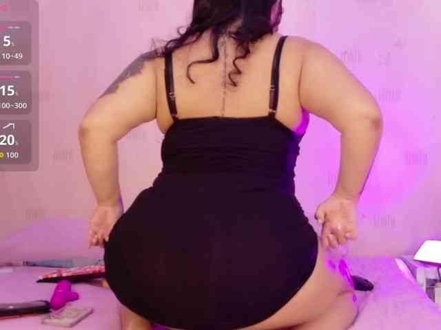 Curvyandthick webcam