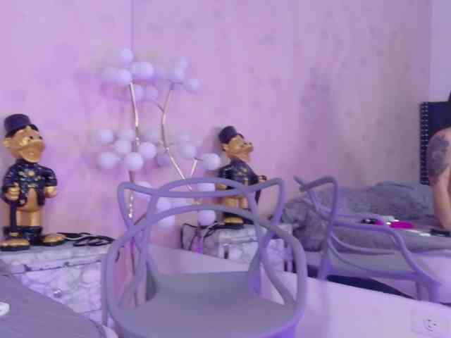 Curvyandthick webcam