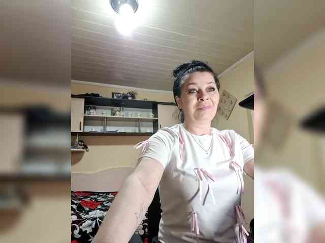 Alliahhot Live Webcam on BongaCams