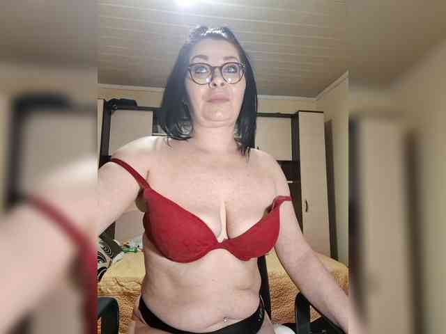 Alliahhot Live Webcam on BongaCams