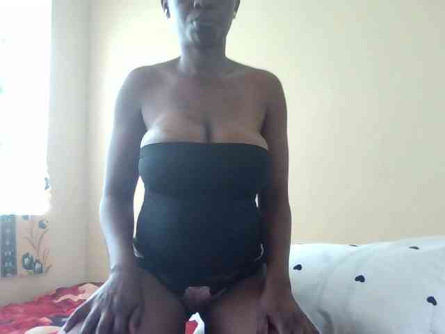 Hot-sexxy-babe webcam