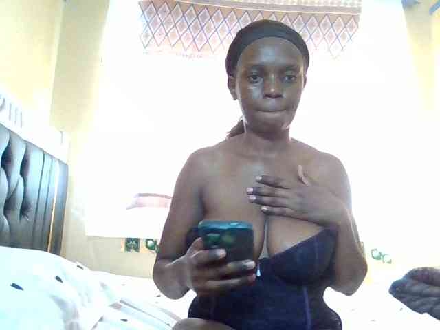 Hot-sexxy-babe webcam