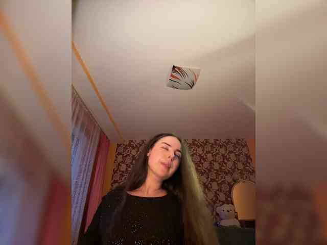 JevaIskraa Live Webcam on BongaCams