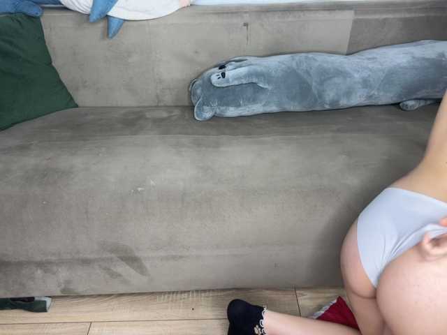 SweetyChloe broadcasting live