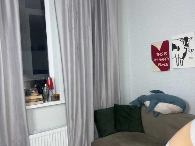 SweetyChloe broadcasting live