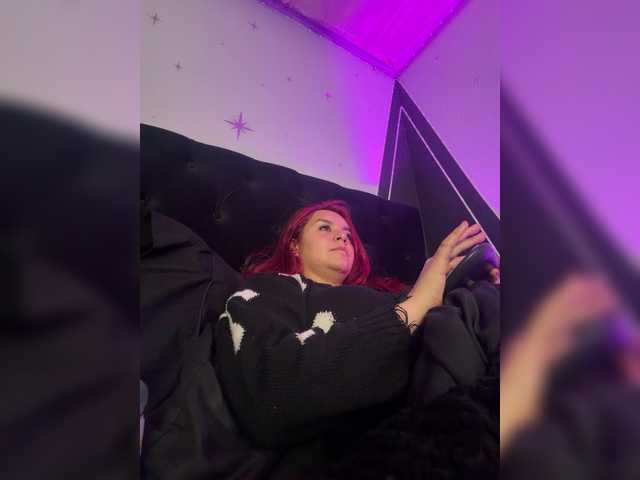 SophiaUniverse's BongaCams show and profile