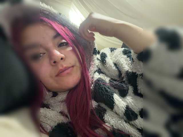 SophiaUniverse's BongaCams show and profile