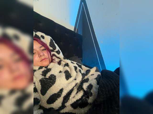 SophiaUniverse's BongaCams show and profile