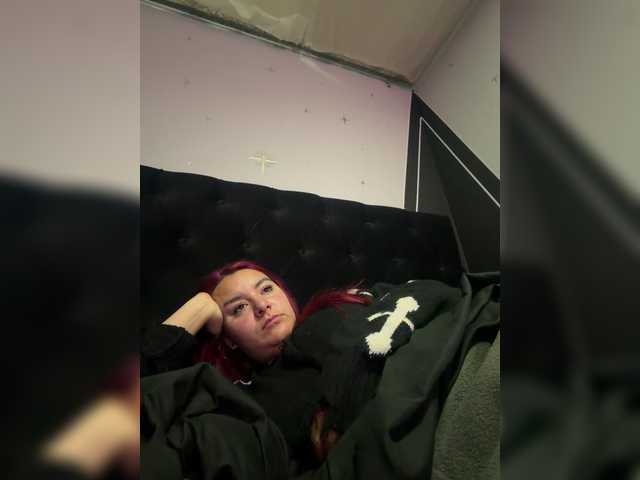 SophiaUniverse's BongaCams show and profile